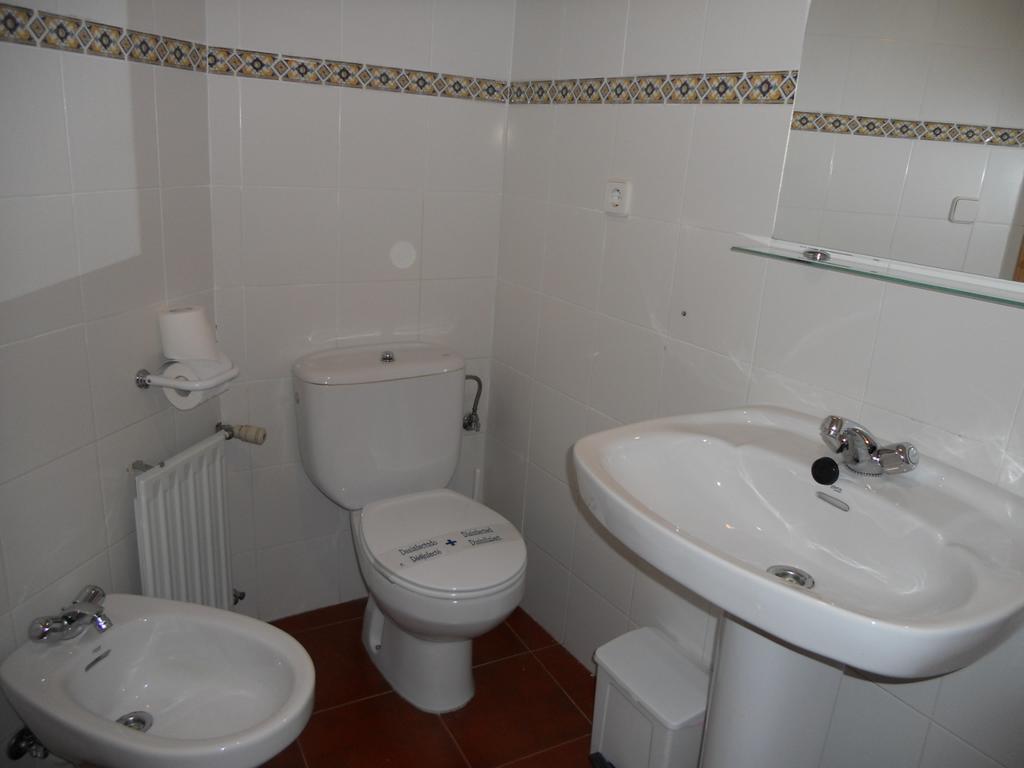 Habitación Doble con baño privado externo - 2 camas